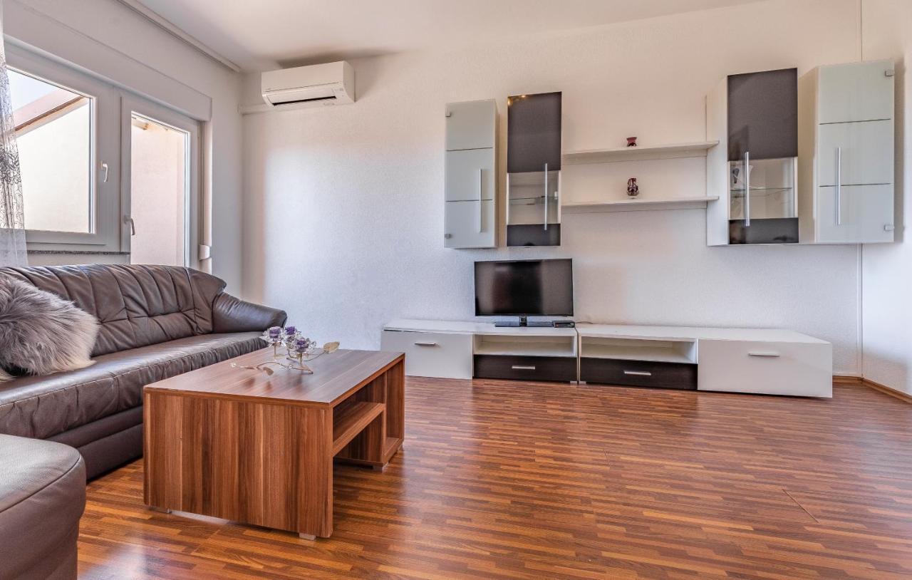 Rooms Giovanni 메덜린 외부 사진